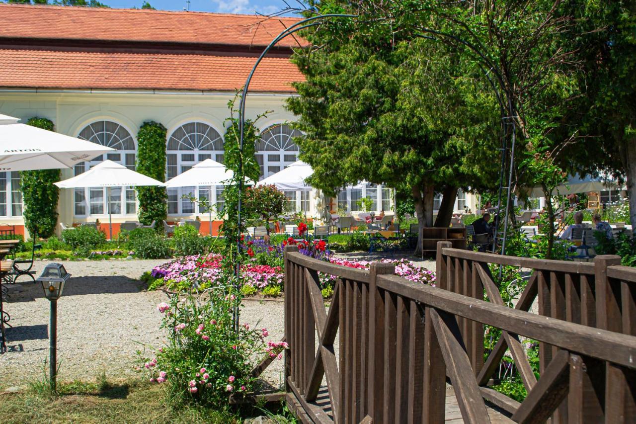 Vila Rozalia Garden Gate Avrig Exterior foto
